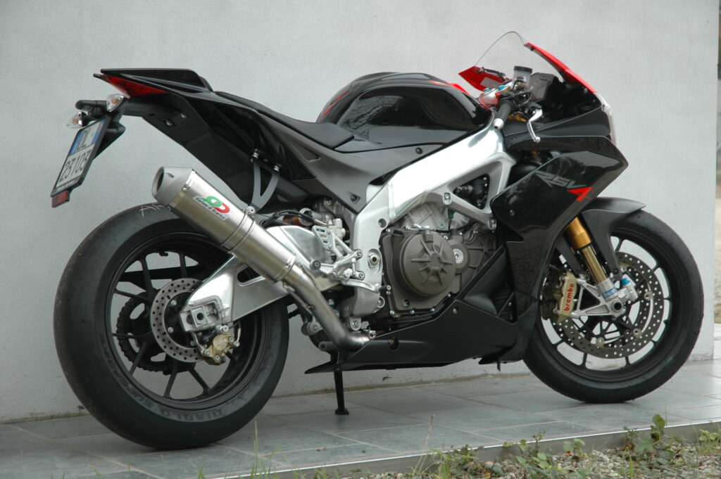 Aprilia RSV4 Top Speed & Acceleration - MotoStatz